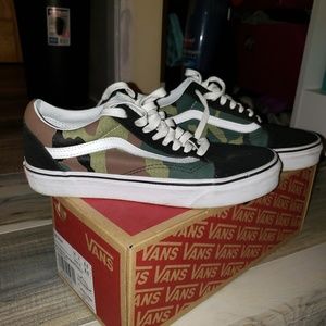 Old skool camo vans
